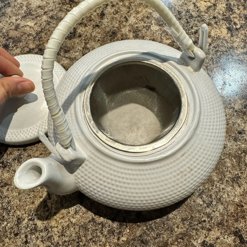 Tea pot - Picture 2 of 3